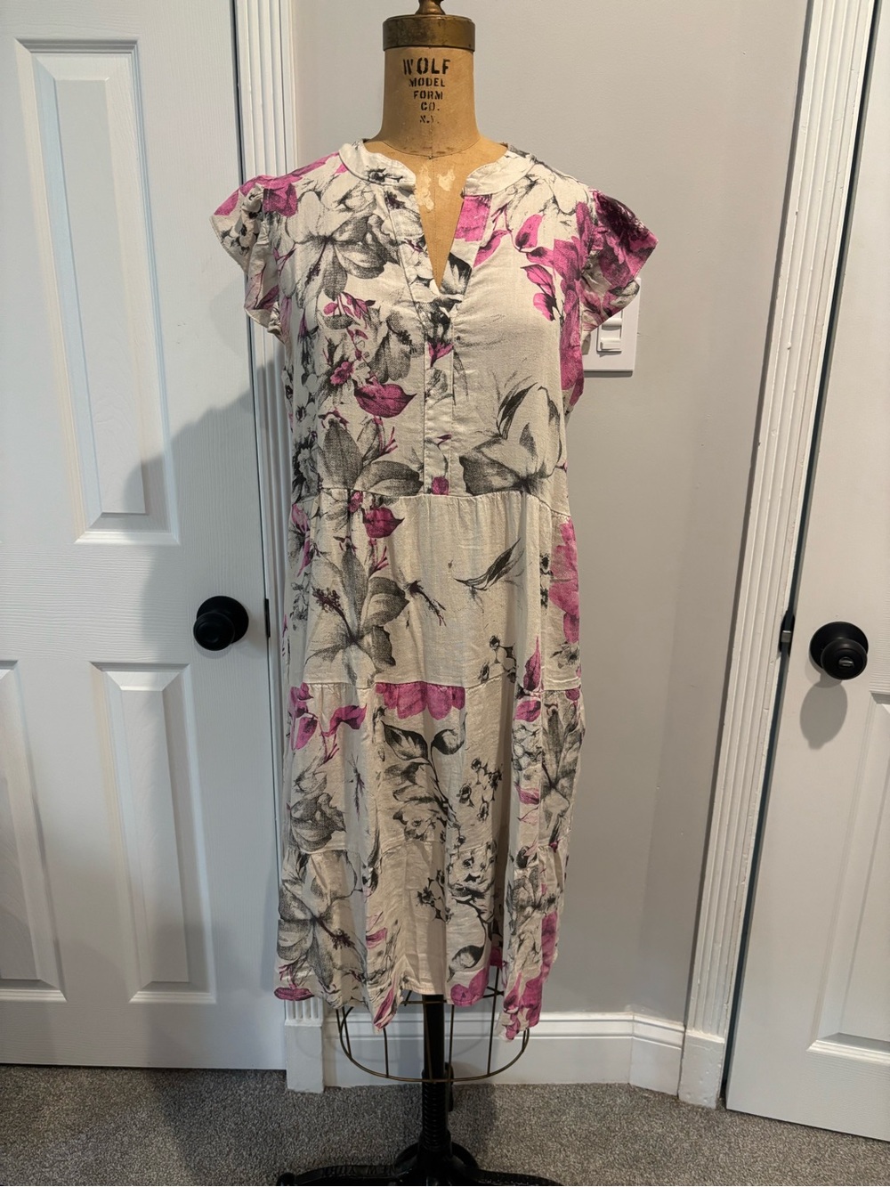 NWT Kaktus Floral Tiered Dress